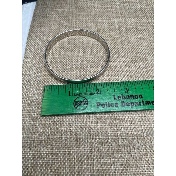 Vintage Monet Silvertone Diamond Cut Bangle Bracelet - Picture 7 of 9